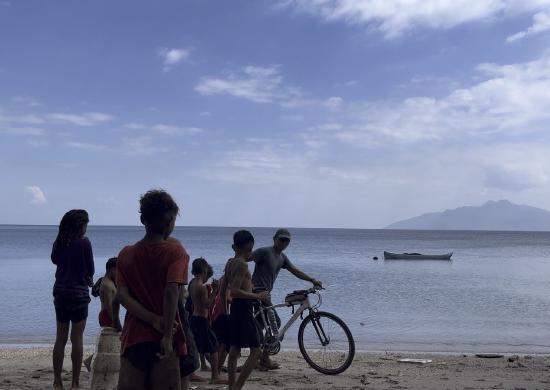 Mit dem Fahrrad von Flores nach Rote: Schiffe, Asche und der langsame Weg durch Ost-Nusa Tenggara
