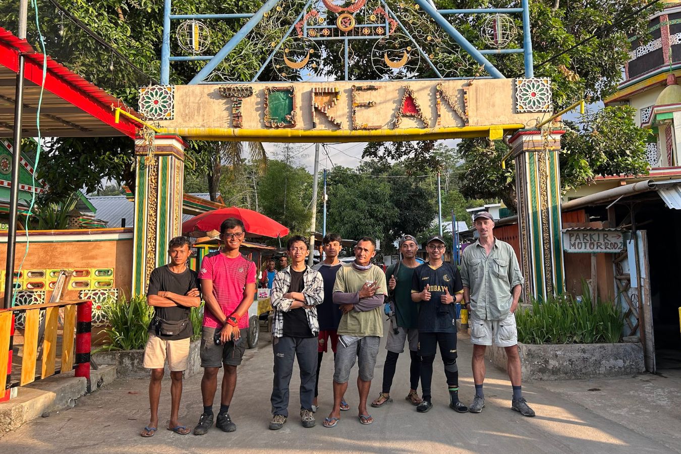 Group pic after finishing the hike in Torean Gate